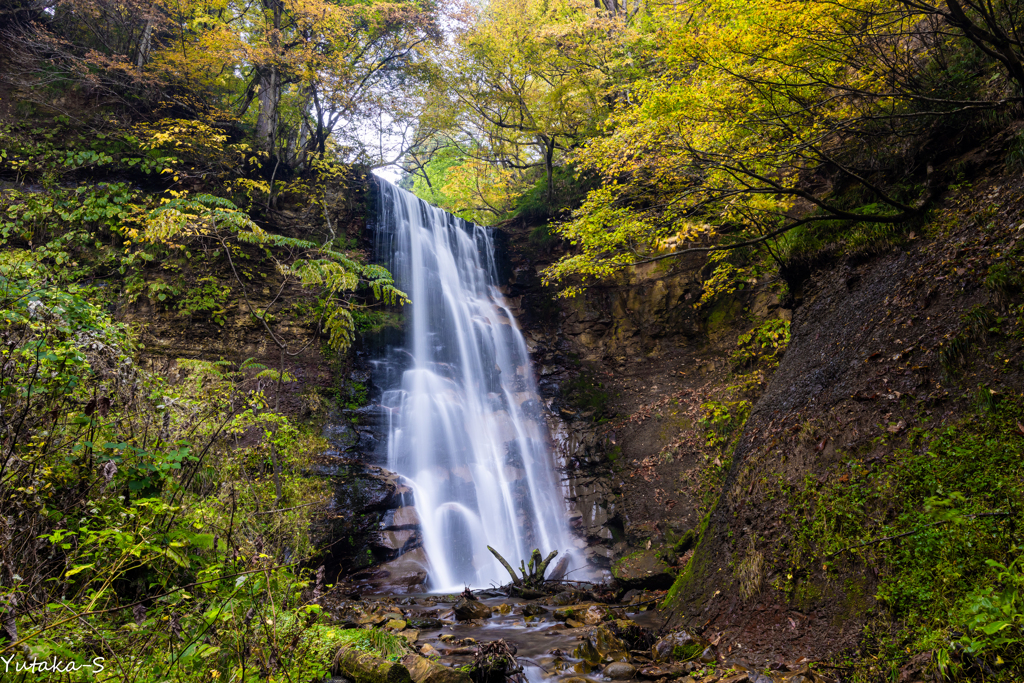 宮城･山形 秋の滝巡り 楢山不動滝