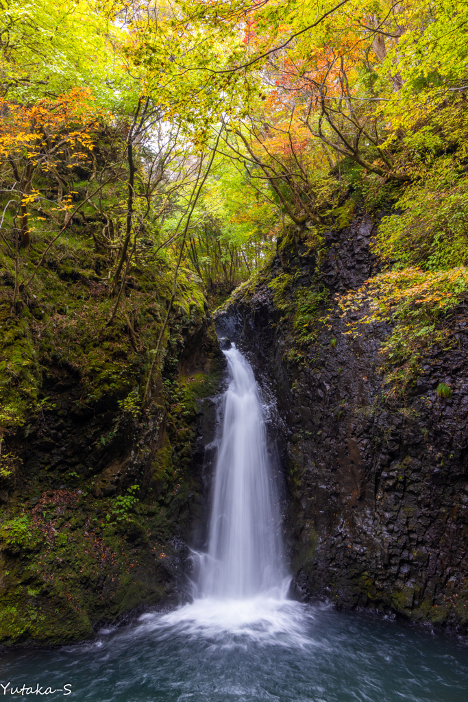 宮城･山形 秋の滝巡り 光明の滝