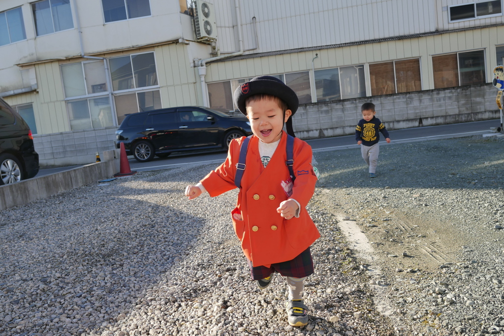 走る次男