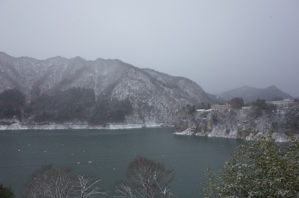 雪の赤谷湖
