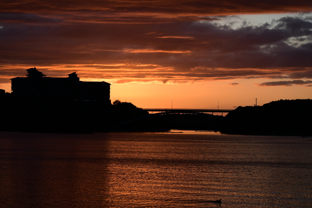 黄昏　賢島大橋　夕日の神秘