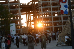 万博と夕日