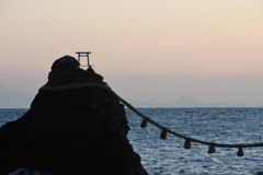 夫婦岩と富士山