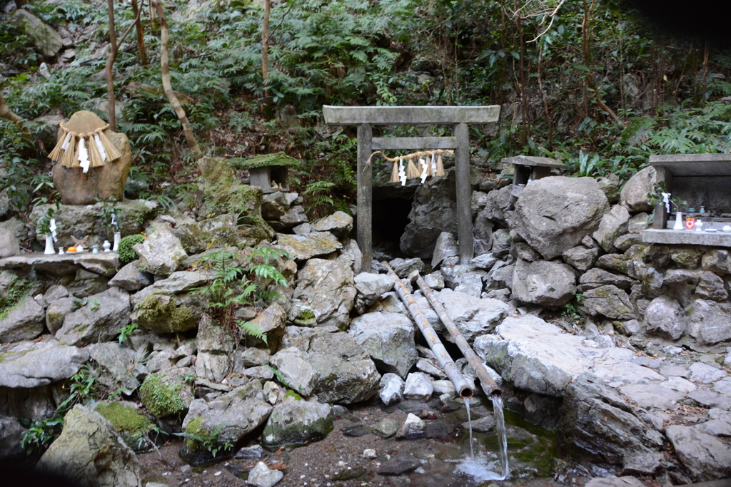 岩の戸