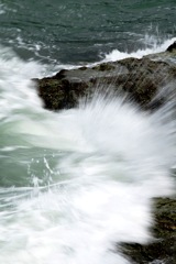 青石海岸の波