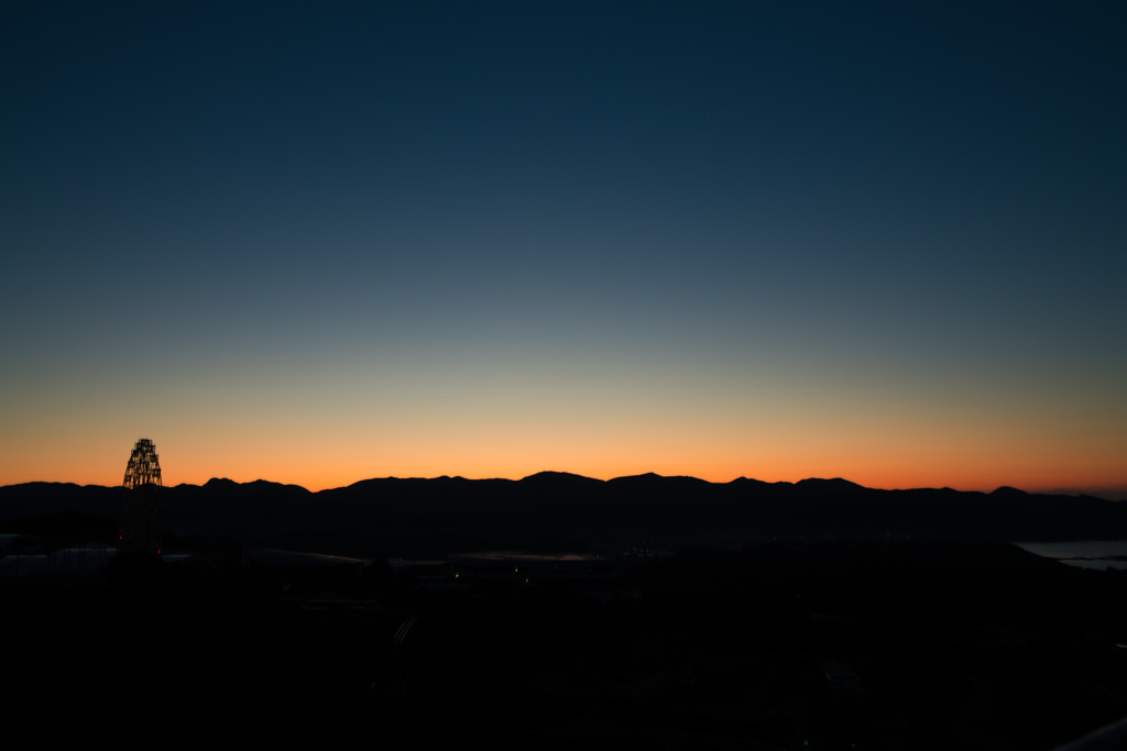静かな夜明け前