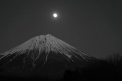 Monochrome  Mt.F