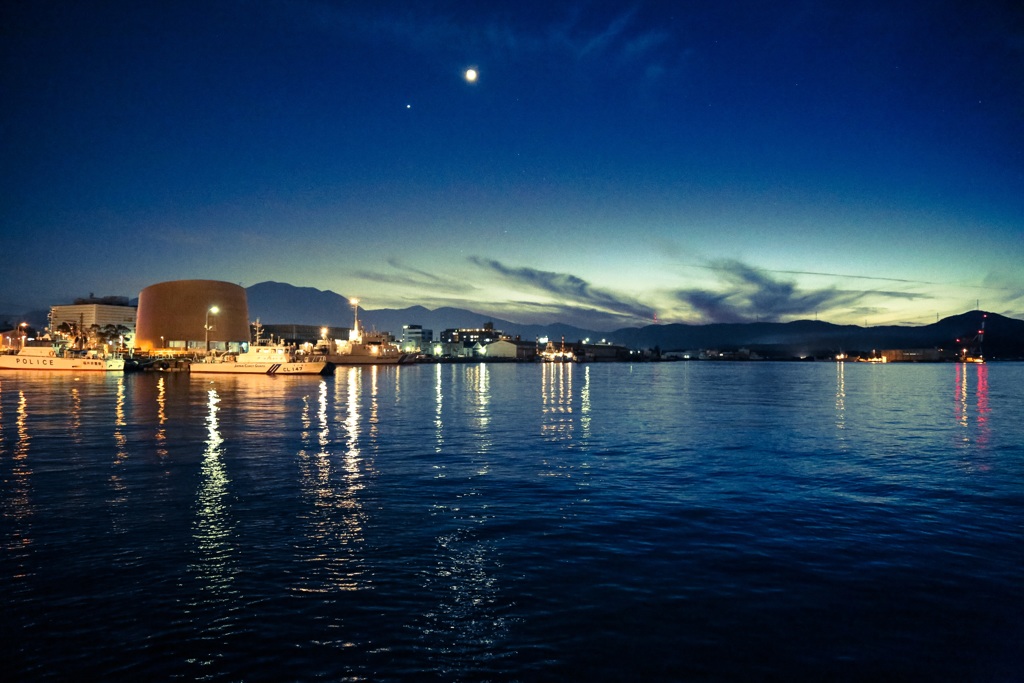 夕刻の敦賀港