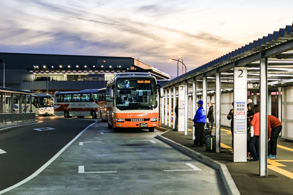 東京はバス停もかっこいいな！！（☆ω☆）