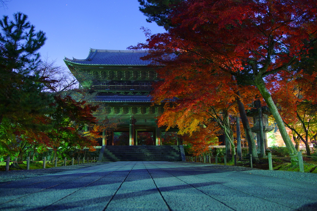 静寂なる秋の夜