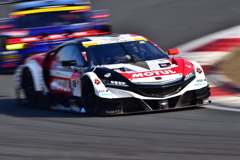 コーナーでの攻防