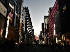 銀座の夕暮れ