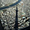 東京スカイツリーの影