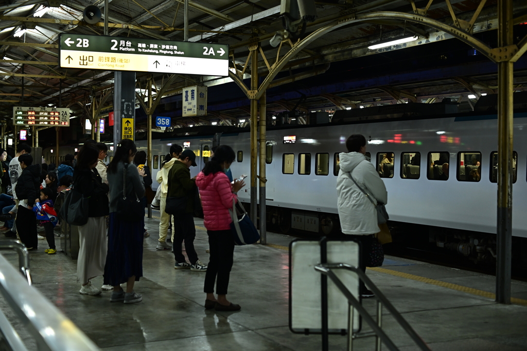 夜の台南駅
