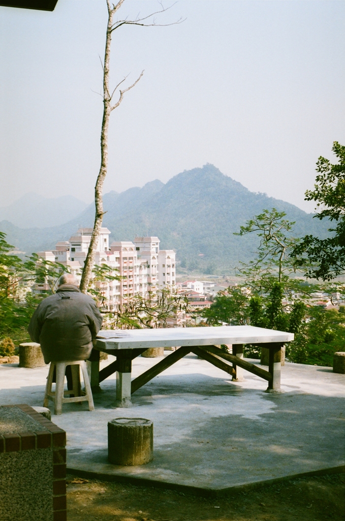 台灣 旗山２山　風景　老人　