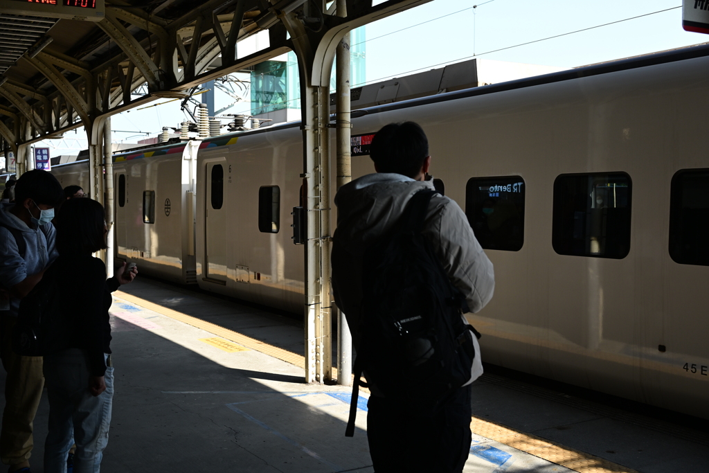 昼の台南駅