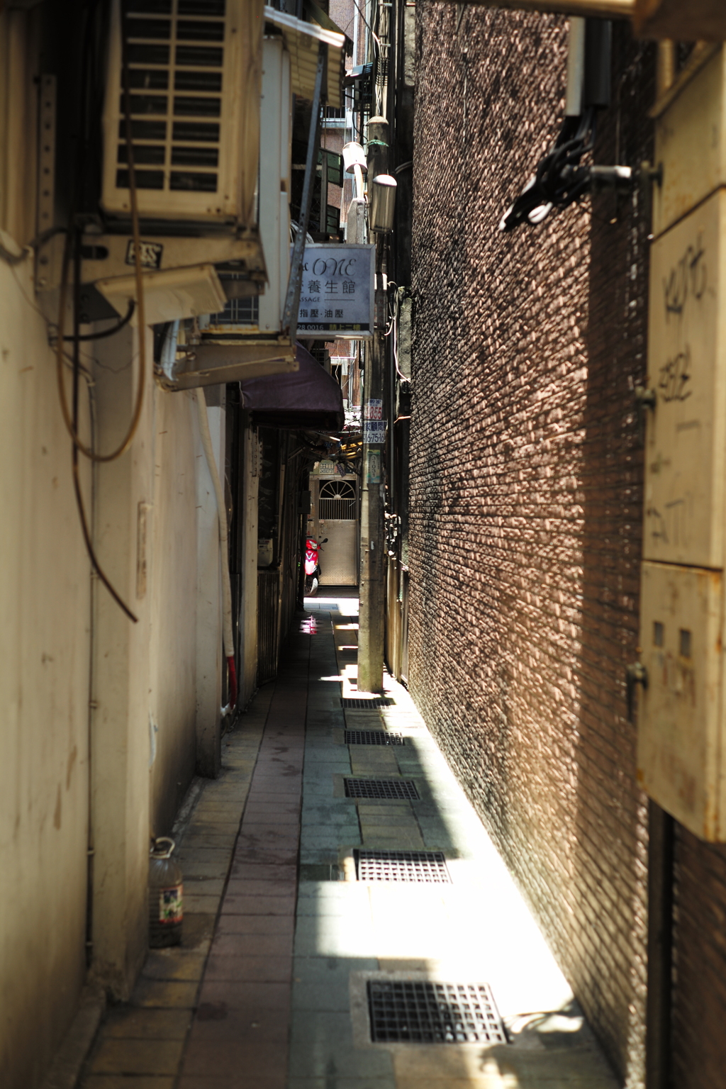 基隆路地裏17