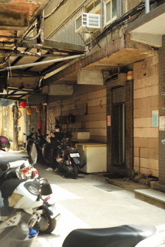 基隆路地裏15