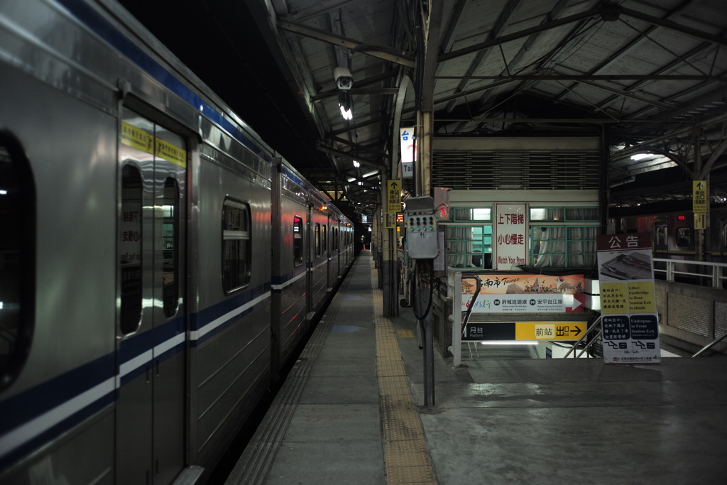 夜の台南駅