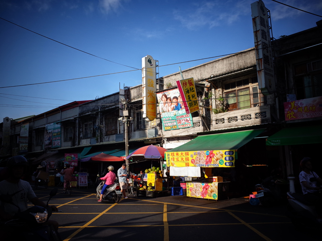朝の市場