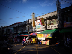 朝の市場