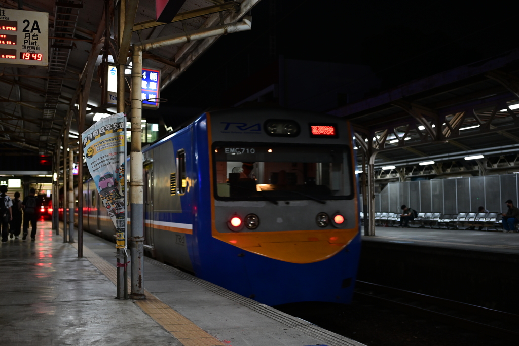 夜の台南駅