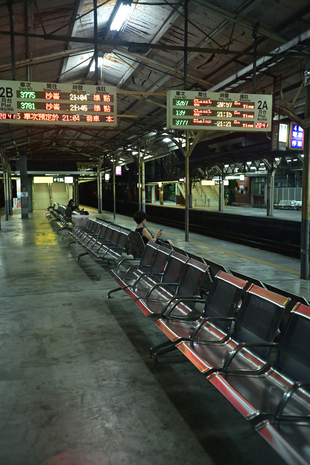 夜の台南駅