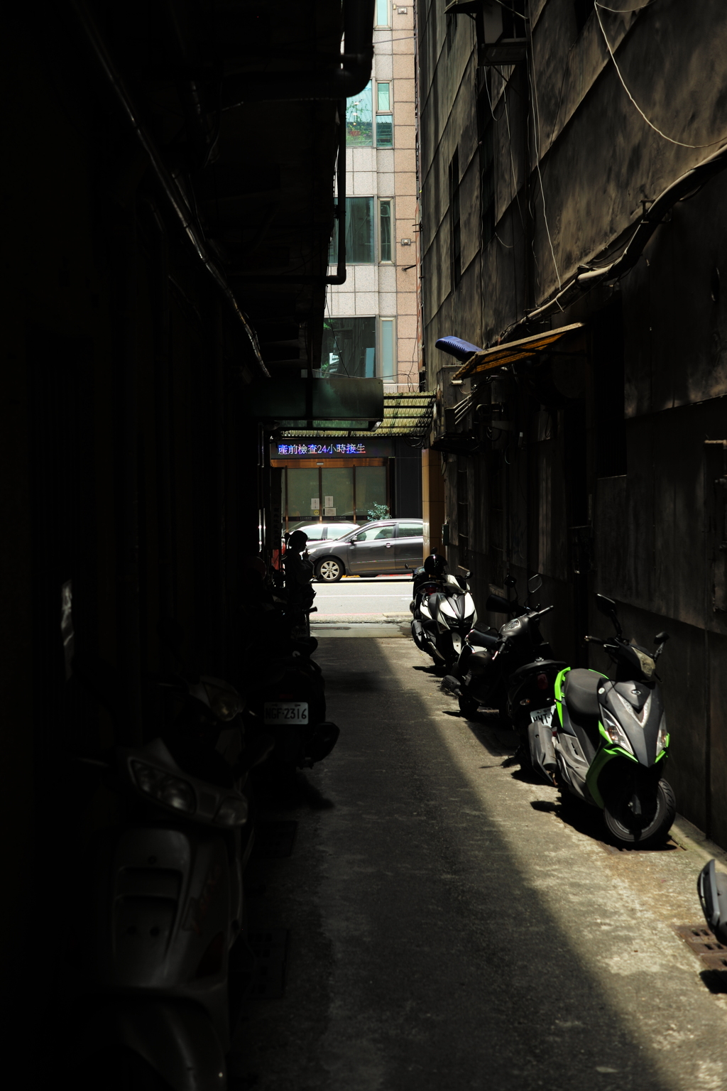 基隆路地裏13