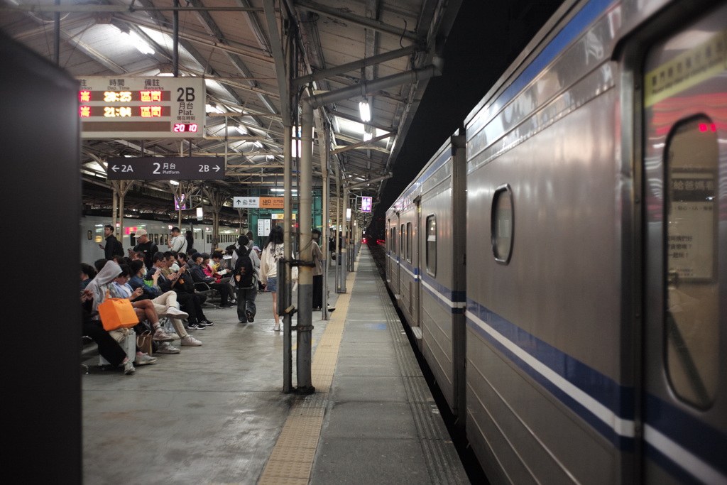 夜の台南駅