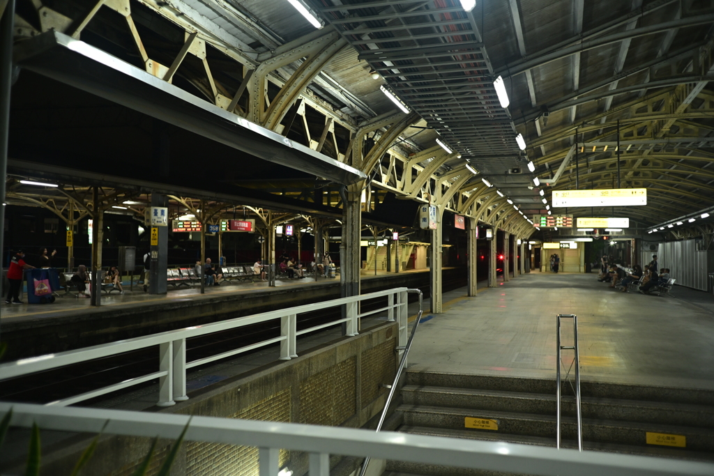 夜の台南駅