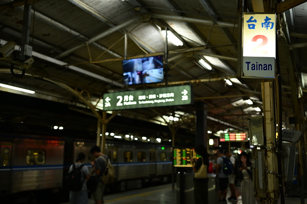 夜の台南駅