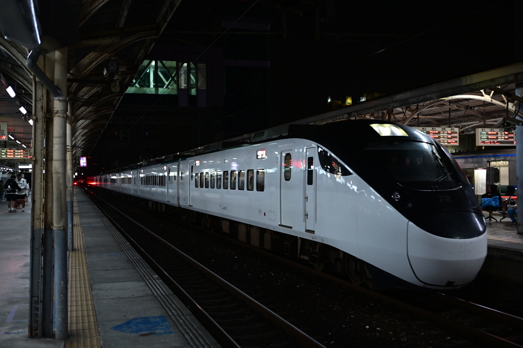 夜の台南駅