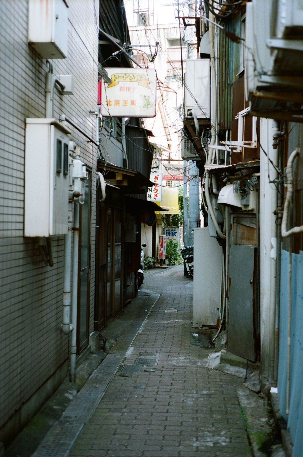 路地裏