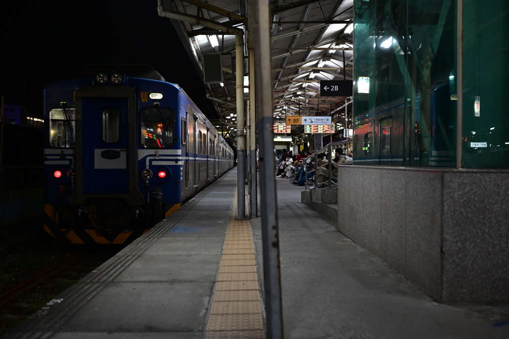 夜の台南駅