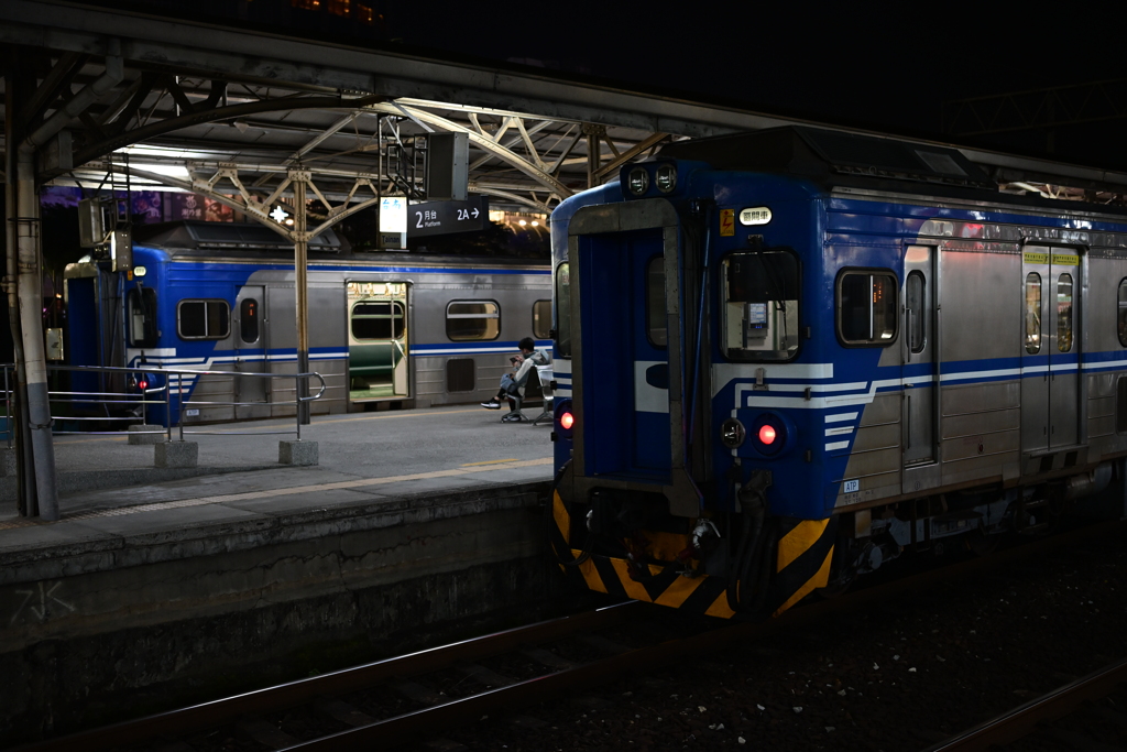 夜の台南駅