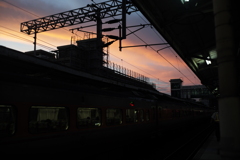 夕暮れの台南駅　