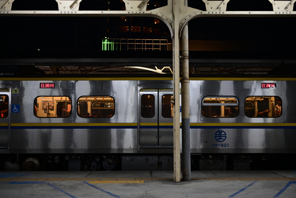 夜の台南駅