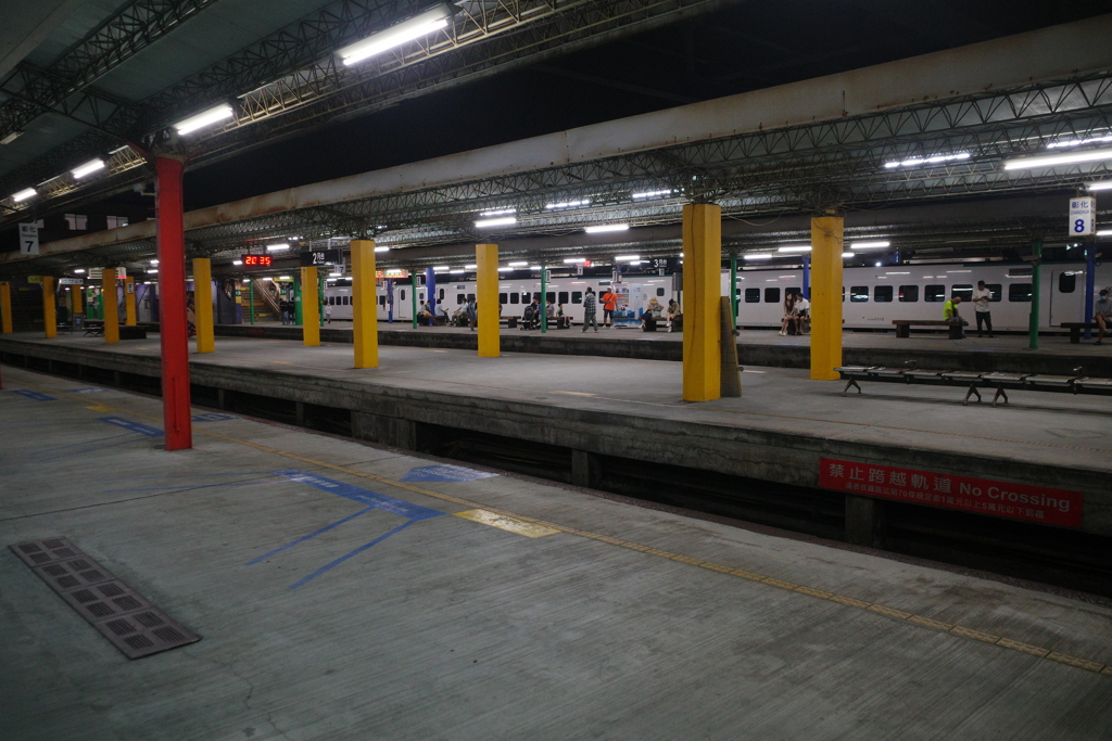 夜の彰化駅
