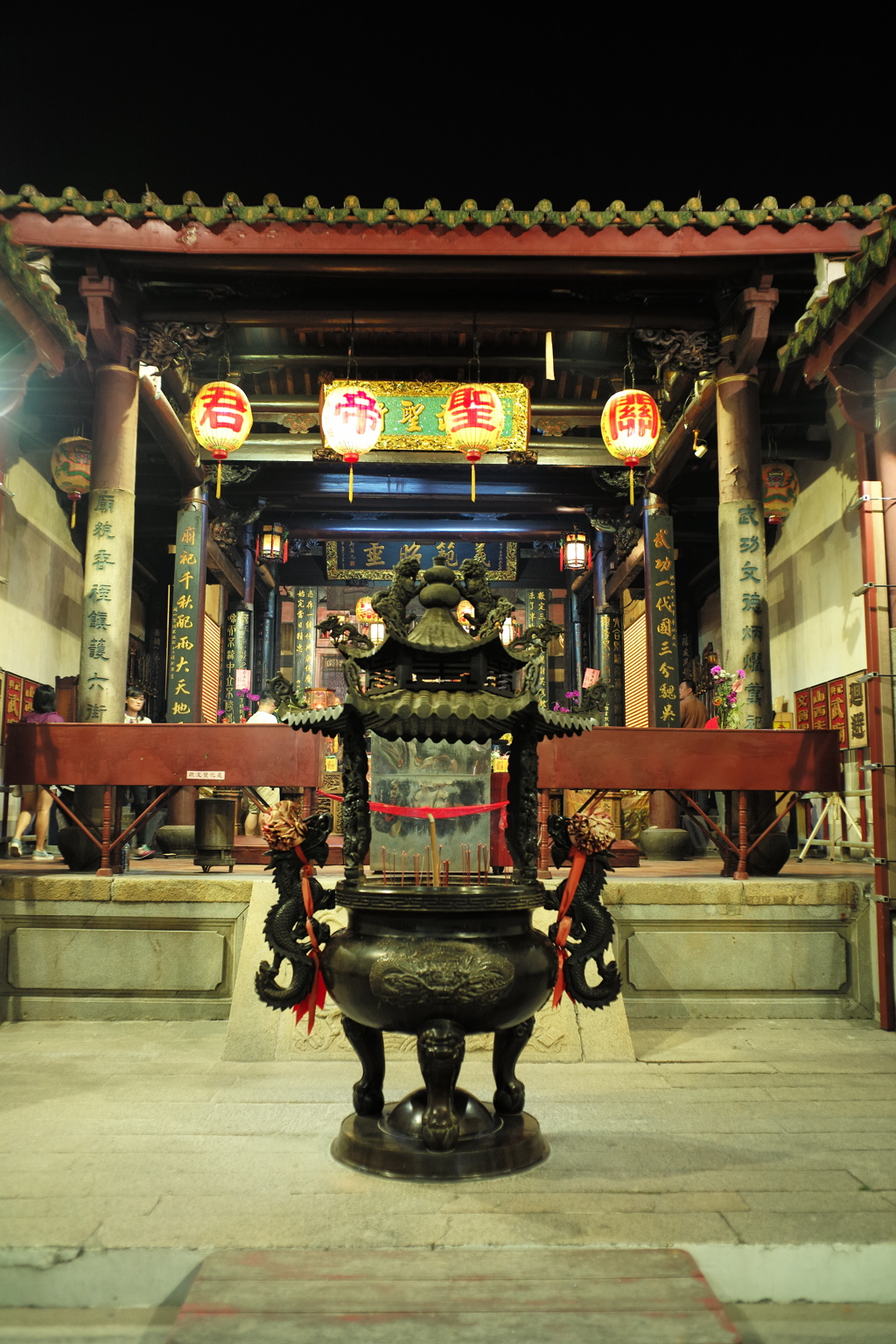 夜の廟