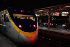 夜の台南駅