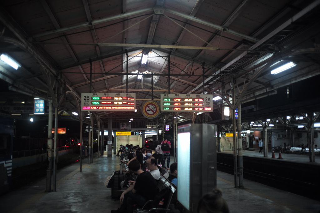 夜の台南駅