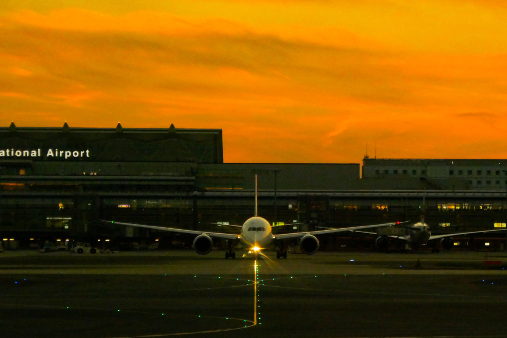 夕暮れの空港