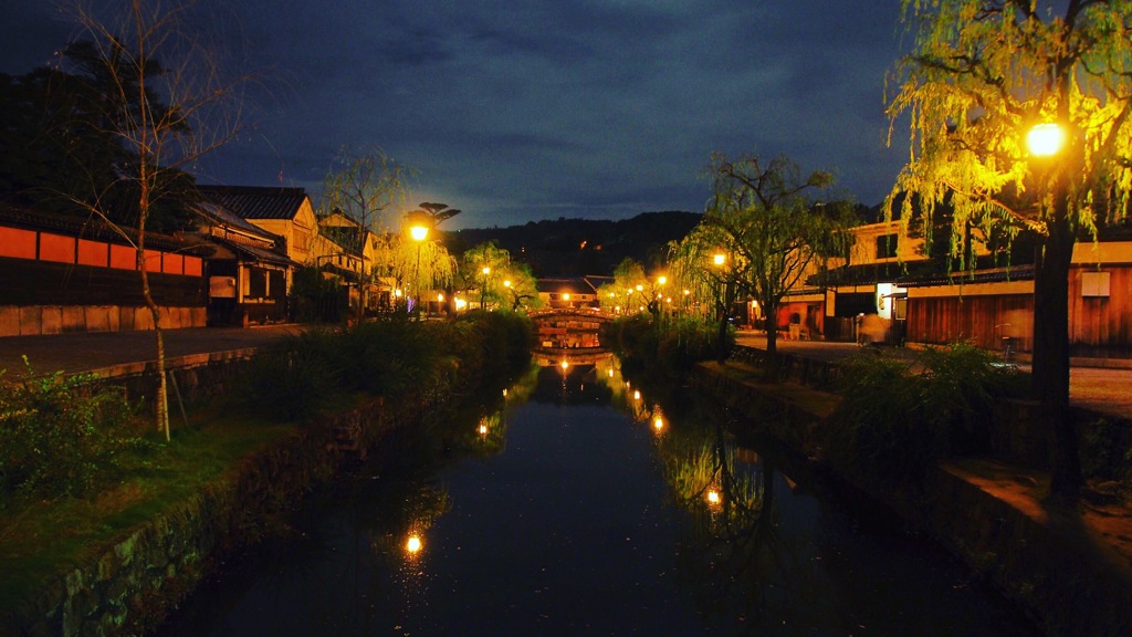 夜の倉敷川