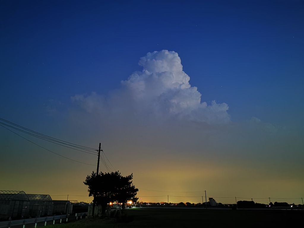 夏の終わりの入道雲