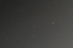 C/2016 U1ネオワイズ彗星、へびつかい座を通過中