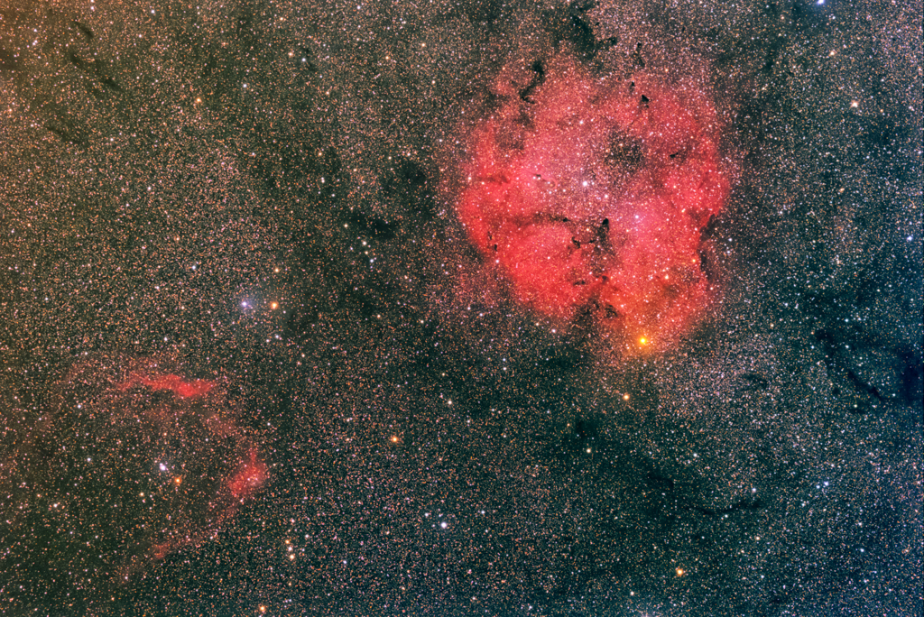 ケフェウス座のIC1396(右)とSh2-129(左下)
