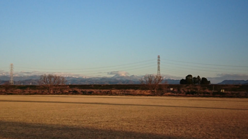 笠雲を被る男体山