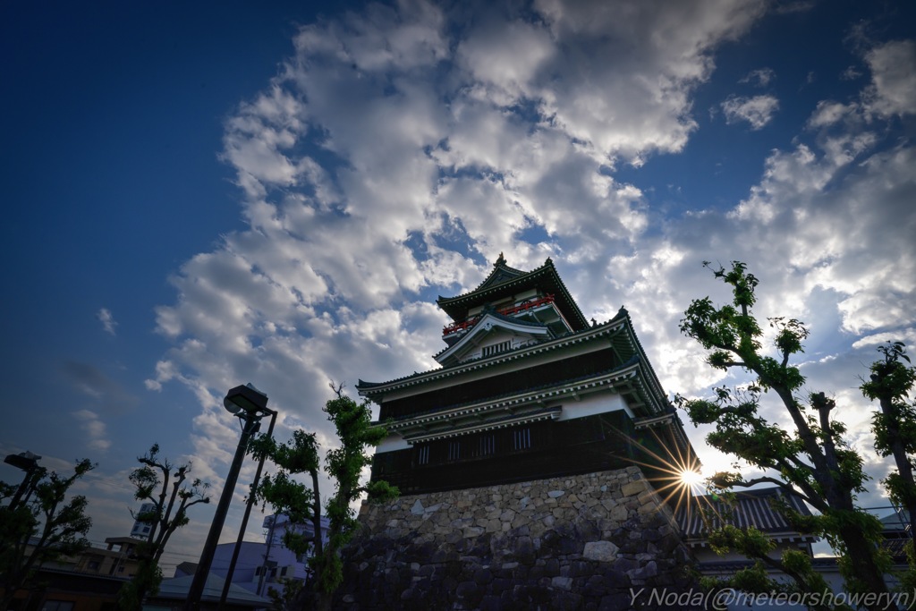 夕暮れ時の清洲城