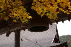 白川郷にある鐘　新しい方