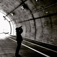 なに撮ってんねん？